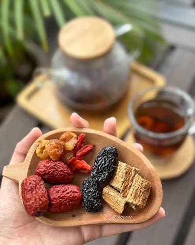 Red Date Tea for Postpartum Recovery: Benefits, Recipe & When to Drink It